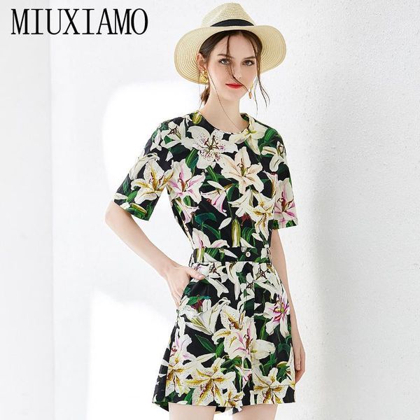 miximao 2020 fall 2 piece set women o-neck half sleeve + pants lily flower print suit women pants suits elegant woman1, White
miximao 2020 fall 2 piece set women o-neck half sleeve + pants lily flower print suit women pants suits elegant woman1, White