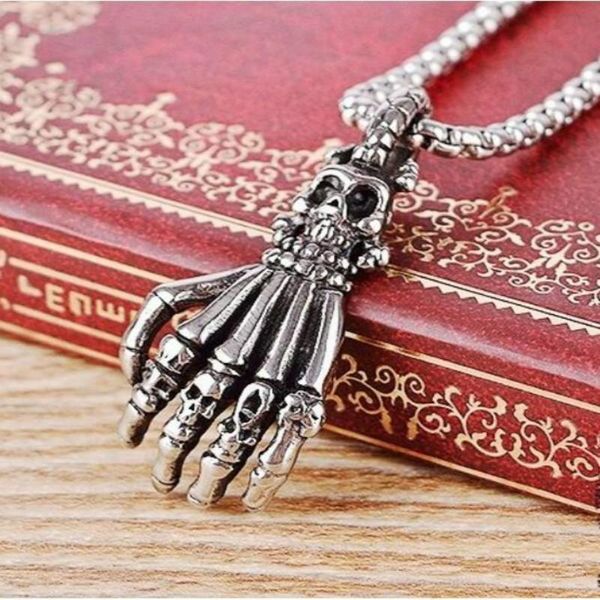 fashion retro skull ghost claw palm pendant necklace exaggerated wild couple accessories, Silver
fashion retro skull ghost claw palm pendant necklace exaggerated wild couple accessories, Silver