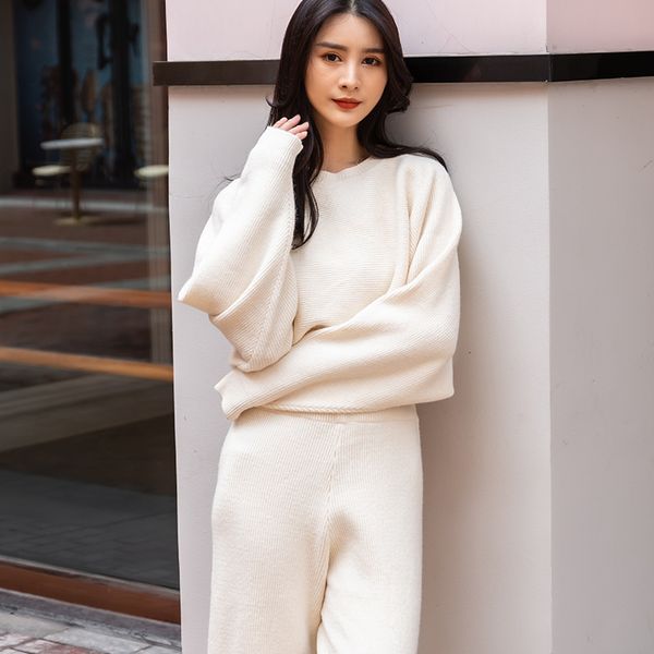 2021 new women's knitted style 2 solid piece batwing sleeve crop knitting sweater elastic waist enlargement long leg pants dlw9, Gray
2021 new women's knitted style 2 solid piece batwing sleeve crop knitting sweater elastic waist enlargement long leg pants dlw9, Gray