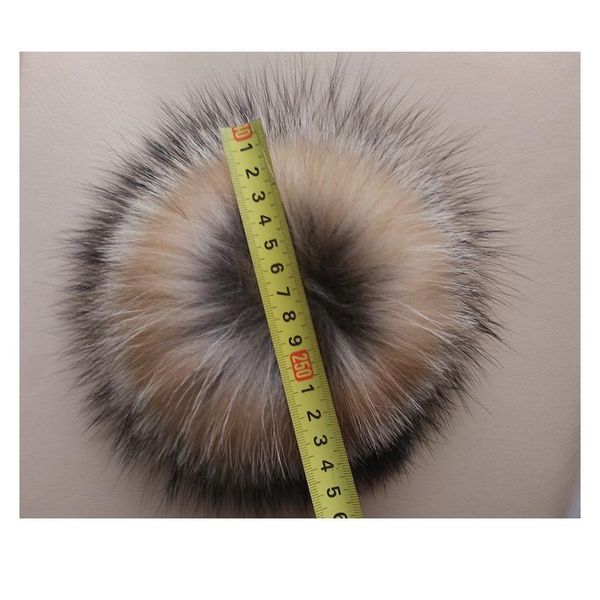 big size 15cm diy real fox fur pompoms raccoon fur pom poms balls natural fur pompon for hats bags shoes scarves acc jllksu
big size 15cm diy real fox fur pompoms raccoon fur pom poms balls natural fur pompon for hats bags shoes scarves acc jllksu