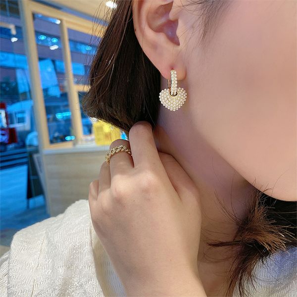 fashion korea minimalist design pearl hearth-shaped earrings graceful online influencer earrings stylish and simple personality heart-shaped, Golden
fashion korea minimalist design pearl hearth-shaped earrings graceful online influencer earrings stylish and simple personality heart-shaped, Golden