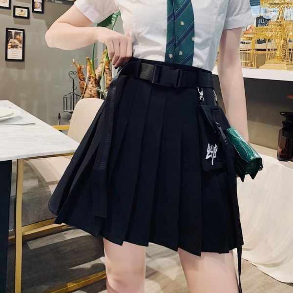 2019 new women harajuku waist bag pocket chain high-waisted black short skirt summer fashion a-shaped mini pleated skirt1
2019 new women harajuku waist bag pocket chain high-waisted black short skirt summer fashion a-shaped mini pleated skirt1