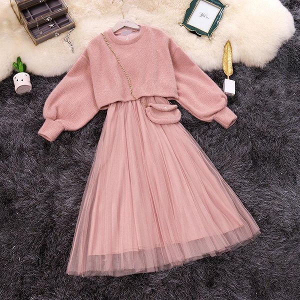 2021 autumn new female o-neck lantern sleeve knit blouses strap fairy mesh a-line dress with bag two-piece sets women suits, Black;gray
2021 autumn new female o-neck lantern sleeve knit blouses strap fairy mesh a-line dress with bag two-piece sets women suits, Black;gray