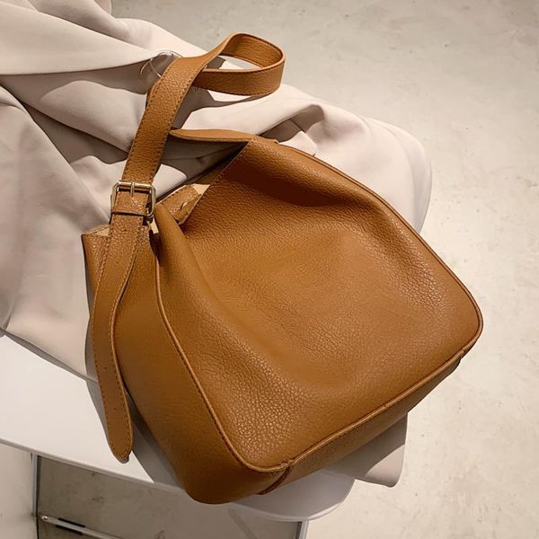casual small soft pu leather shoulder bags for women 2020 winter shoulder handbags female travel bags ladies hand bag 
casual small soft pu leather shoulder bags for women 2020 winter shoulder handbags female travel bags ladies hand bag