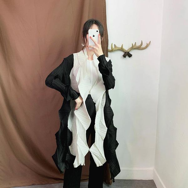 2020 summer new miyake fold diamond pleated color matching jacket mid-length windbreaker pleated coat tidetm2362, Black;brown
2020 summer new miyake fold diamond pleated color matching jacket mid-length windbreaker pleated coat tidetm2362, Black;brown