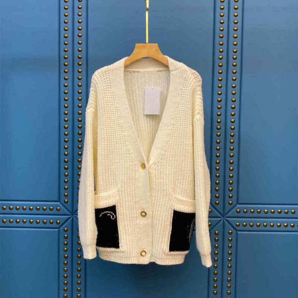 2022 factory wholesale new 21 early autumn ce + jacquard sweater coat women's two-color knitted cardigan, Black;gray
2022 factory wholesale new 21 early autumn ce + jacquard sweater coat women's two-color knitted cardigan, Black;gray
