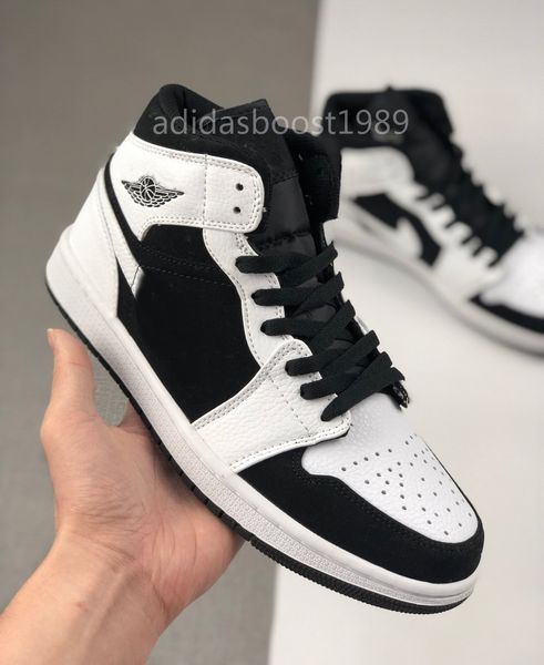 new authentic 1s jumpman 1 og mid navy blue white basketball shoes 1s royal black toe white yellow sport shoes us5.5-11
new authentic 1s jumpman 1 og mid navy blue white basketball shoes 1s royal black toe white yellow sport shoes us5.5-11