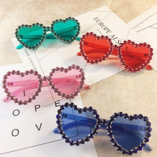 2020 fashion heart shaped sunglasses women shiny diamond sun glasses streetwear vintage brand designer pink red sunglass shades1, White;black
2020 fashion heart shaped sunglasses women shiny diamond sun glasses streetwear vintage brand designer pink red sunglass shades1, White;black