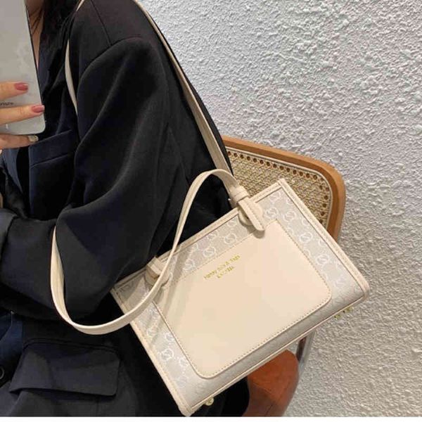 handbags new women's bag new shoulder messenger net red purse 
handbags new women's bag new shoulder messenger net red purse