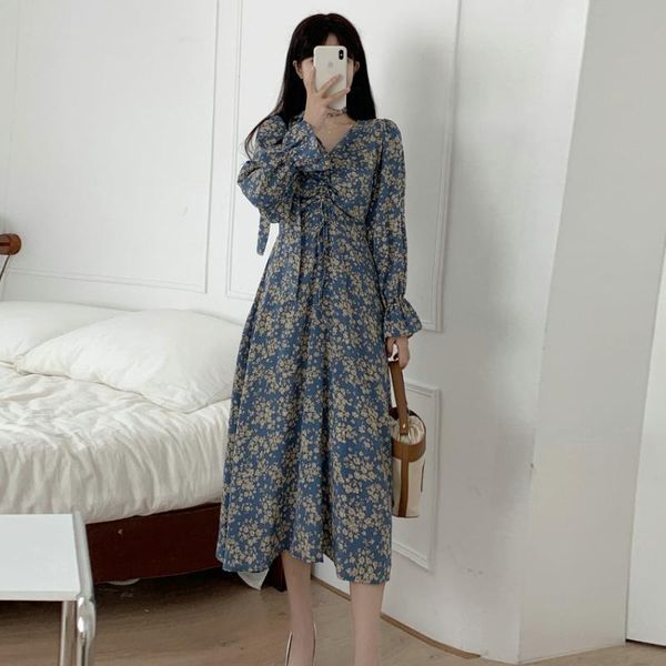 korean style women blue flower dress 2021 spirng long petal sleeve v-neck adjustable drawstring one piece dresses with lining, Black;gray
korean style women blue flower dress 2021 spirng long petal sleeve v-neck adjustable drawstring one piece dresses with lining, Black;gray