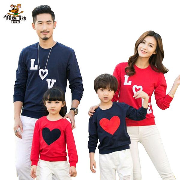 new arrival 2020 family family matching clothes mom/dad/baby love long-sleeve cotton t shirts spring/autumn family clothing lj201111, Blue
new arrival 2020 family family matching clothes mom/dad/baby love long-sleeve cotton t shirts spring/autumn family clothing lj201111, Blue