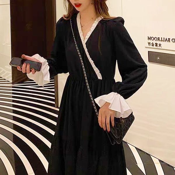 2021 new lace full sleeve long fairy black v-neck women slim midi dress autumn one-piece wedding party south korea clothes qwen, Black;gray
2021 new lace full sleeve long fairy black v-neck women slim midi dress autumn one-piece wedding party south korea clothes qwen, Black;gray