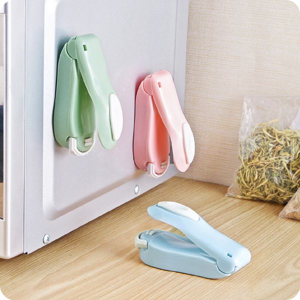 1pcs magnetic portable bag clips mini handhold sealer sealing machine for plastic bags sealing food preservation storage kitchen
1pcs magnetic portable bag clips mini handhold sealer sealing machine for plastic bags sealing food preservation storage kitchen