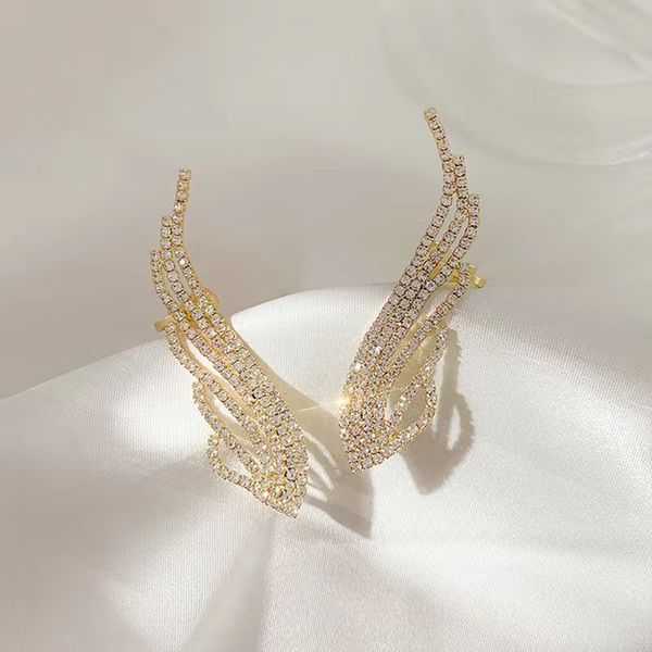 romantic cartilage climber earcuffs female irregular wave crystal clip on earrings ear clip women ear climber jewelry boho, Golden;silver 
romantic cartilage climber earcuffs female irregular wave crystal clip on earrings ear clip women ear climber jewelry boho, Golden;silver