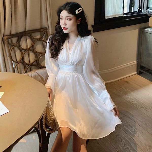 autumn 2020 new slim fit v-neck french waist white a-line short skirt temperament long sleeve women's dress
autumn 2020 new slim fit v-neck french waist white a-line short skirt temperament long sleeve women's dress