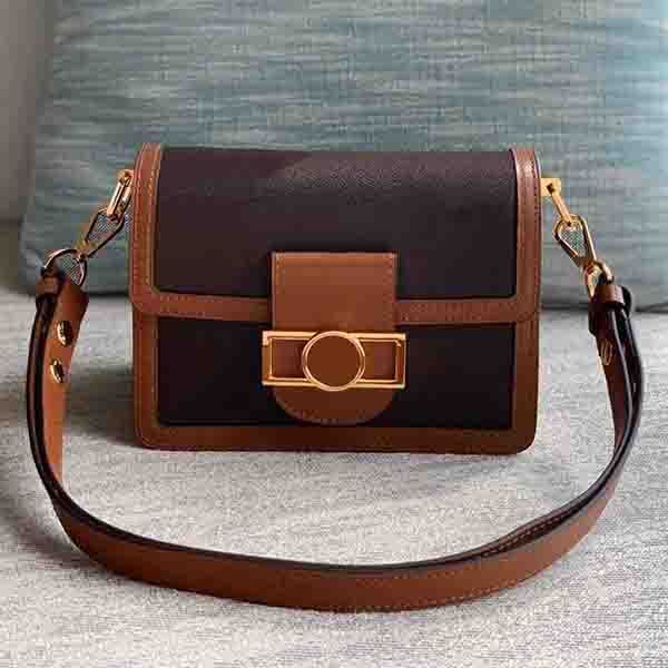 5a style complete women bags daup women crossbody bag metal chain bag women messenger bag designer handbag with box
5a style complete women bags daup women crossbody bag metal chain bag women messenger bag designer handbag with box
