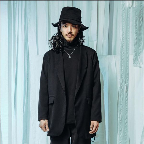 2020 blazers male loose a black button sleeve long personality stylist suit singing clothes 3axj, White;black
2020 blazers male loose a black button sleeve long personality stylist suit singing clothes 3axj, White;black