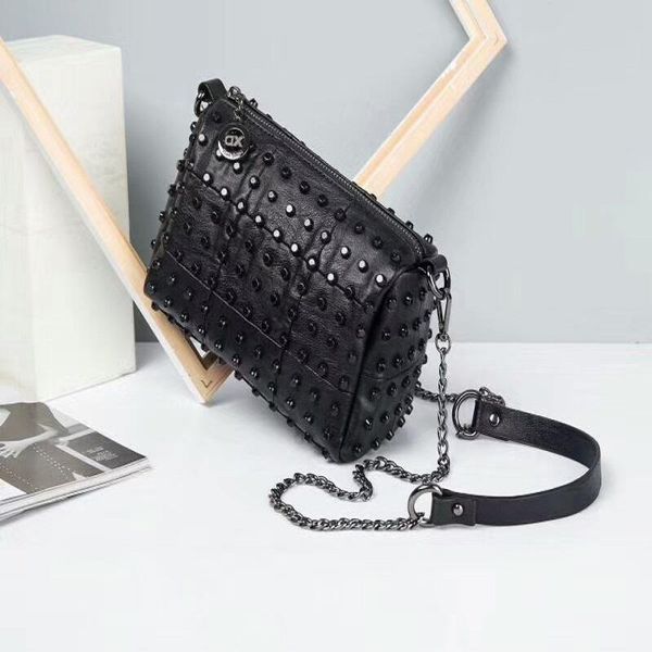 банкетная сумка 2020 новая маленькая квадратная сумка личность шищета хит цвета акриловая цепочка сцепления слушанная платье