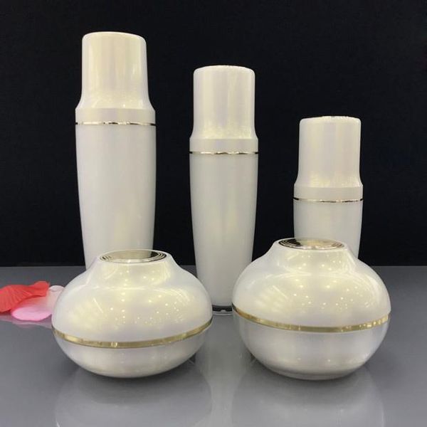 classic white cosmetics sub acrylic 30/60/100ml lotion pump bottle 30/50g acrylic cream jar 5pcs 1suit ing
classic white cosmetics sub acrylic 30/60/100ml lotion pump bottle 30/50g acrylic cream jar 5pcs 1suit ing
