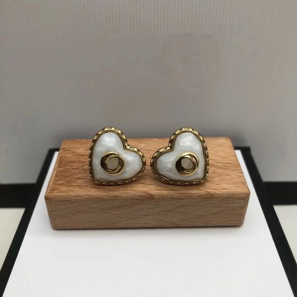 2021 stud, brand luxury high-quality heart fritillary earrings, christmas women sweet fairy 925 silver original classic holiday couple gift, Golden;silver
2021 stud, brand luxury high-quality heart fritillary earrings, christmas women sweet fairy 925 silver original classic holiday couple gift, Golden;silver