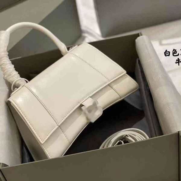 bags balenciga correct luxurys bags handbag high version word leather cowhide plain hand messenger retro fashion
bags balenciga correct luxurys bags handbag high version word leather cowhide plain hand messenger retro fashion