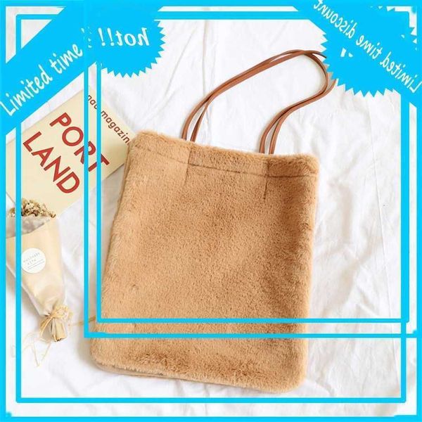 south korea dongdamen handbag winter new fashion simple shopping versatile one shoulder plush women's bag
south korea dongdamen handbag winter new fashion simple shopping versatile one shoulder plush women's bag
