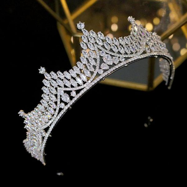 new wedding headdress simple bride zircon crown ladies hair accessories wedding dress accessories, Golden;silver
new wedding headdress simple bride zircon crown ladies hair accessories wedding dress accessories, Golden;silver