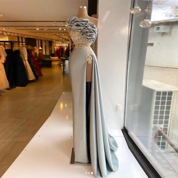 silver one shoulder evening gowns lace appliques satin ruffles prom dress high split saudi arabia robe de soiree 2021, Black;red
silver one shoulder evening gowns lace appliques satin ruffles prom dress high split saudi arabia robe de soiree 2021, Black;red