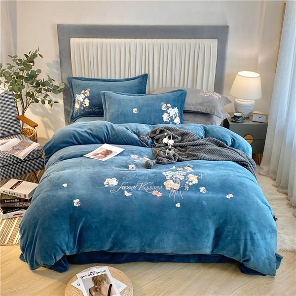 luxury chinese style flowers embroidery warm velvet flannel fleece bedding set duvet cover bed sheet pillowcases home textiles
luxury chinese style flowers embroidery warm velvet flannel fleece bedding set duvet cover bed sheet pillowcases home textiles