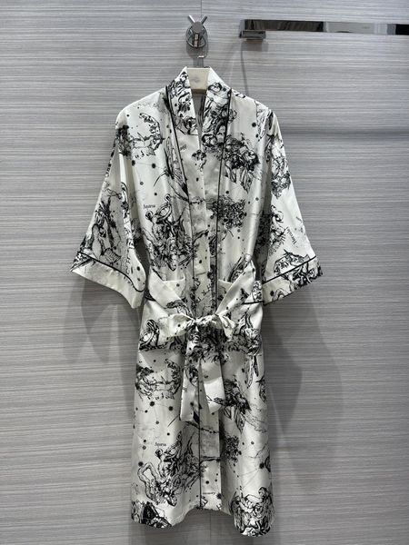 2021 stand collar long sleeve beading print brand same style dress milan runway dress designer dress 0131-2, Black
2021 stand collar long sleeve beading print brand same style dress milan runway dress designer dress 0131-2, Black