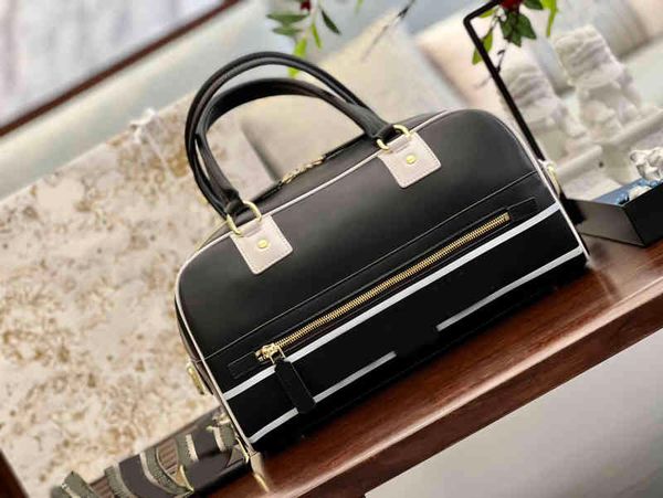high capacity bags women handbag shoulder leather designer crossbody female gym sports luggage 220304
high capacity bags women handbag shoulder leather designer crossbody female gym sports luggage 220304
