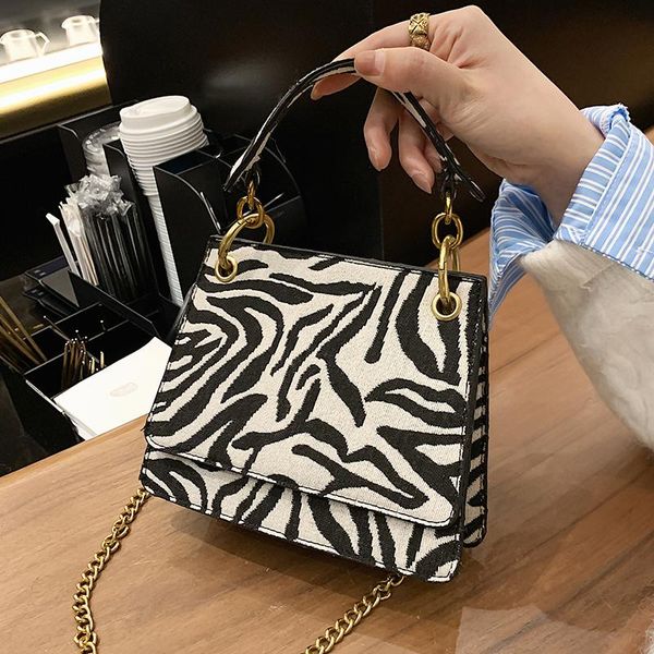 leopard small square hand bag 2020 trend canvas women's designer handbag chain messenger shoulder bag 
leopard small square hand bag 2020 trend canvas women's designer handbag chain messenger shoulder bag