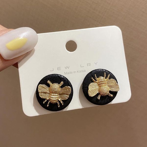 stud inssniy fashion black bee earrings south korean autumn winter retro mysterious temperament ear women, Golden;silver
stud inssniy fashion black bee earrings south korean autumn winter retro mysterious temperament ear women, Golden;silver