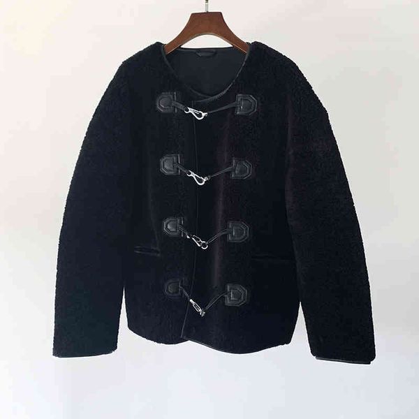women's jackets o-neck faux fur coat lady loose long sleeve metal buttons outwear female jacket winter 87y8, Black;brown
women's jackets o-neck faux fur coat lady loose long sleeve metal buttons outwear female jacket winter 87y8, Black;brown