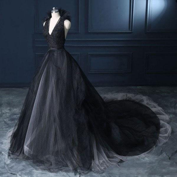 vintage 2021 black and white ivory wedding dress gothic v neck sleeveless lace appliques tulle skirt bridal gowns ruffles
vintage 2021 black and white ivory wedding dress gothic v neck sleeveless lace appliques tulle skirt bridal gowns ruffles