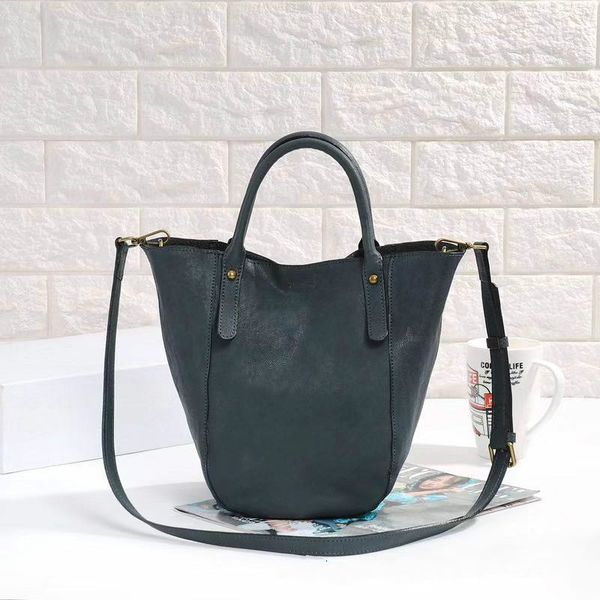 2020 european and american fashionable bag women 2019 new bucket bag women's crossbody head layer leather retro bag
2020 european and american fashionable bag women 2019 new bucket bag women's crossbody head layer leather retro bag
