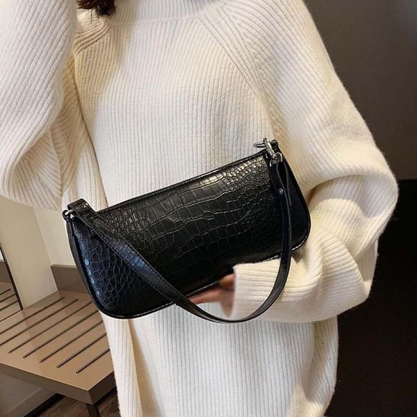 retro alligator purse pattern women messenger bag designer flap new pu leather handbags street casual solid zipper shoulder bag
retro alligator purse pattern women messenger bag designer flap new pu leather handbags street casual solid zipper shoulder bag