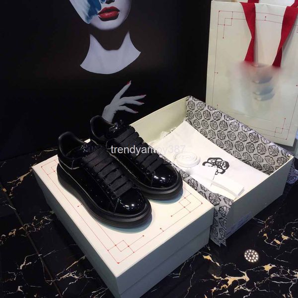 dress shoes korean version spring mirror lacquered leather board shoes couple solid color pine cake thick bottom slope heel small white, Black
dress shoes korean version spring mirror lacquered leather board shoes couple solid color pine cake thick bottom slope heel small white, Black