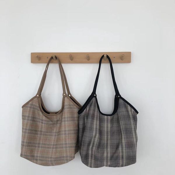 2021 middle women vintage plaid shoulder bag korean style grid female handbag cotton check ladies tote bag sets whole sale
2021 middle women vintage plaid shoulder bag korean style grid female handbag cotton check ladies tote bag sets whole sale
