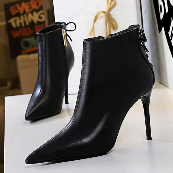 boots 2021 women 9.5cm thin high heels pointed toe ankle fenale nightclub fashion short stiletto party shoes, Black
boots 2021 women 9.5cm thin high heels pointed toe ankle fenale nightclub fashion short stiletto party shoes, Black