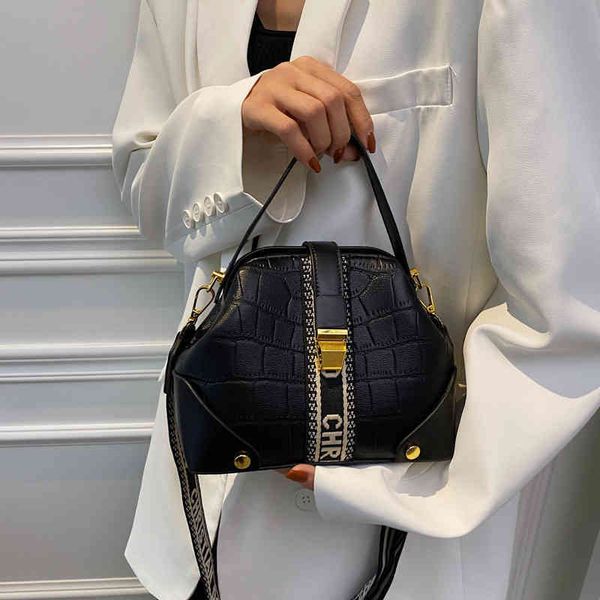 72% off bag designer bags 70%aavn, Black;red 
72% off bag designer bags 70%aavn, Black;red