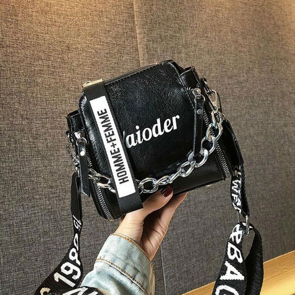 pu leather laser letter shoulder bag for women 2020 chains luxury handbag tote female handbags purse messenger crossbody clutch
pu leather laser letter shoulder bag for women 2020 chains luxury handbag tote female handbags purse messenger crossbody clutch