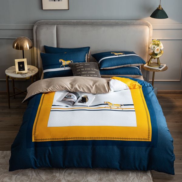 2021 horse designer bedding sets cover gong cotton bed comforters sets dark navy luxury bedding comforter cover
2021 horse designer bedding sets cover gong cotton bed comforters sets dark navy luxury bedding comforter cover