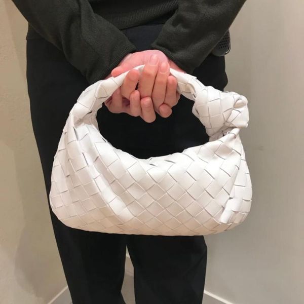 mini woven handbag lady knotted underarm bag female 2020 new fashion portable bag soft leather basket croissant crescent
mini woven handbag lady knotted underarm bag female 2020 new fashion portable bag soft leather basket croissant crescent