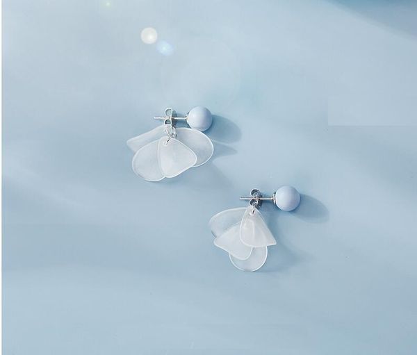 2020 the new s925 sterling silver earrings are fashionable with blue ball petals and a pair of refreshing earrings 151, Golden;silver
2020 the new s925 sterling silver earrings are fashionable with blue ball petals and a pair of refreshing earrings 151, Golden;silver