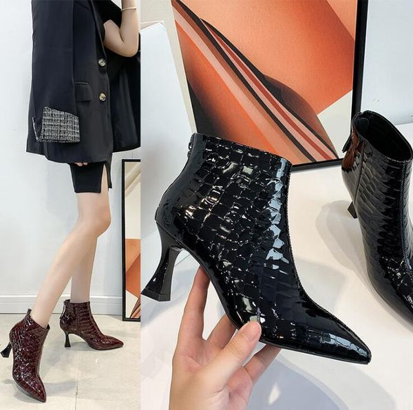 first layer cowhide high-heeled leather boots women 2020 autumn and winter new plus velvet stone grain leather short boots pointed high-heel, Black
first layer cowhide high-heeled leather boots women 2020 autumn and winter new plus velvet stone grain leather short boots pointed high-heel, Black