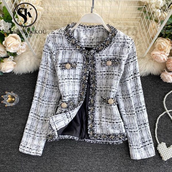 2021 autumn winter women plaid tweed jacket short coat button o-neck long sleeve loose jackets ladies casual outerwear, Black;brown 
2021 autumn winter women plaid tweed jacket short coat button o-neck long sleeve loose jackets ladies casual outerwear, Black;brown
