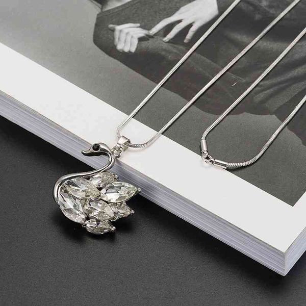 clover snake bone chain independent packaging geometric white women's hip hop daisy small flower necklace, Silver
clover snake bone chain independent packaging geometric white women's hip hop daisy small flower necklace, Silver