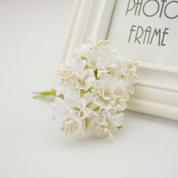 6 шт. шелковые гвоздики stamen искусственный цветочный букет для дома свадьба decora diy венок подарочная коробка аксессуары поддельных цвет
6 шт. шелковые гвоздики stamen искусственный цветочный букет для дома свадьба decora diy венок подарочная коробка аксессуары поддельных цвет