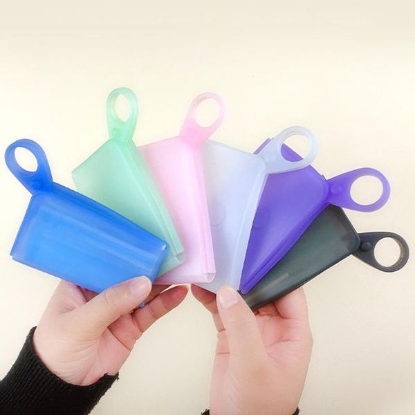 silicone mask storage bag flat face mask storage case dustproof waterproof holder pocket organizers drop shipping1
silicone mask storage bag flat face mask storage case dustproof waterproof holder pocket organizers drop shipping1